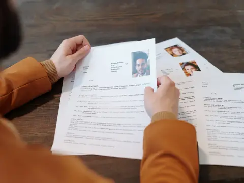 Czy wpisywać wszystkie prace do CV? Selekcja doświadczenia